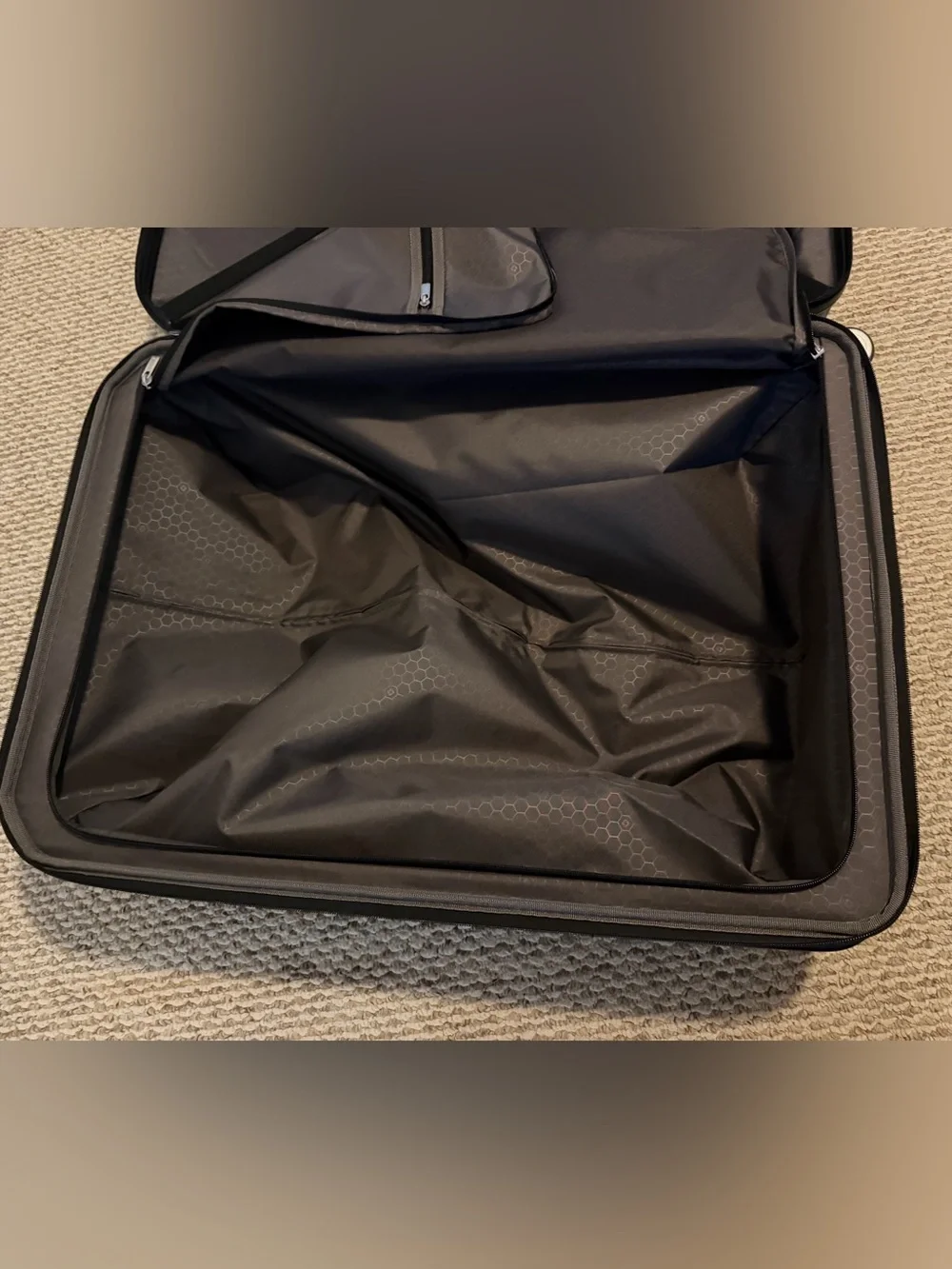 Samsonite Black Hardside Spinner Checked Luggage